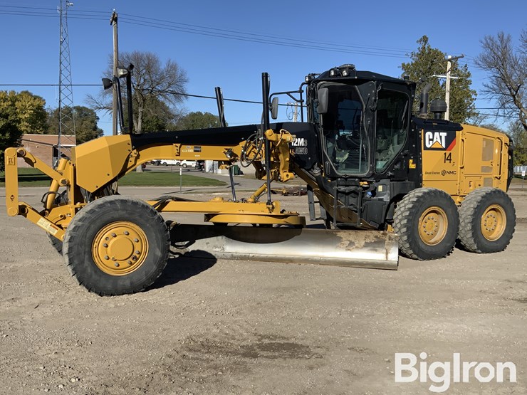 2018-caterpillar-12m3-awd-image-1