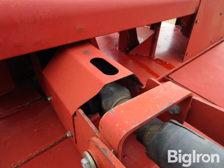 2001-new-holland-1432-image-16