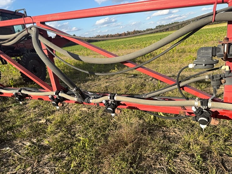 case-ih-3185-patriot-sprayer-image-21