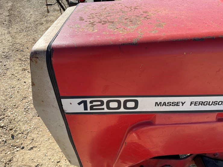 massey-ferguson-1200-image-26