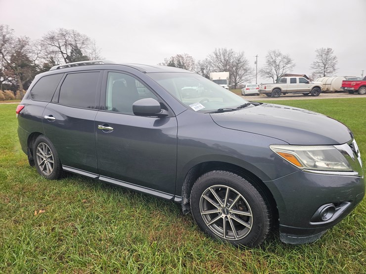 2013-nissan-pathfinder-image-17