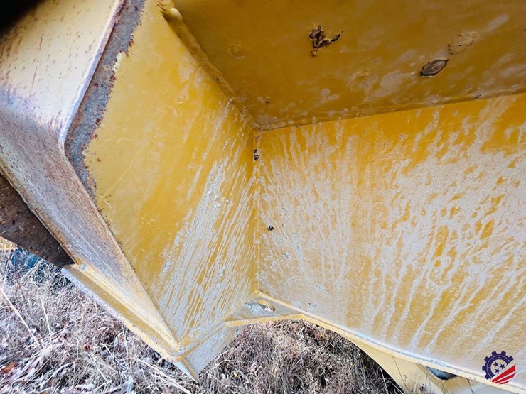 caterpillar-745-image-19