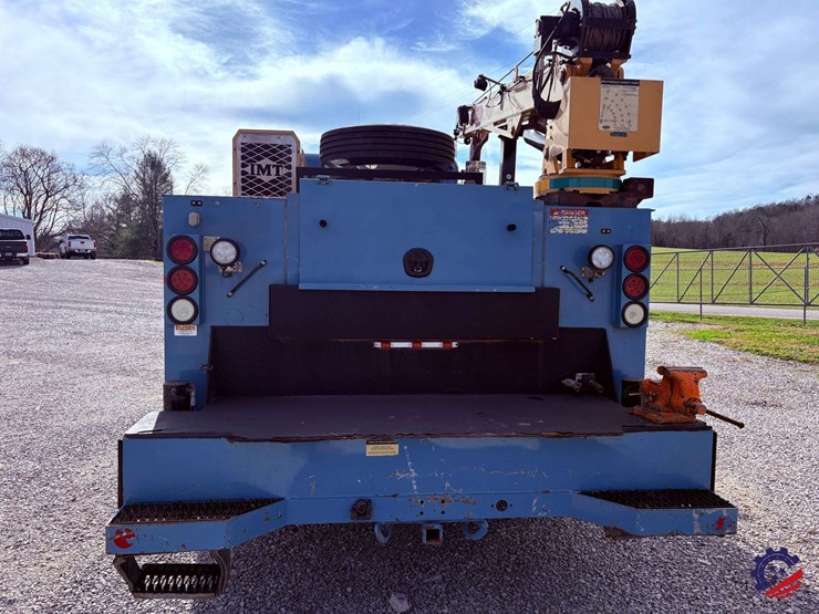 2012-peterbilt-337-image-4