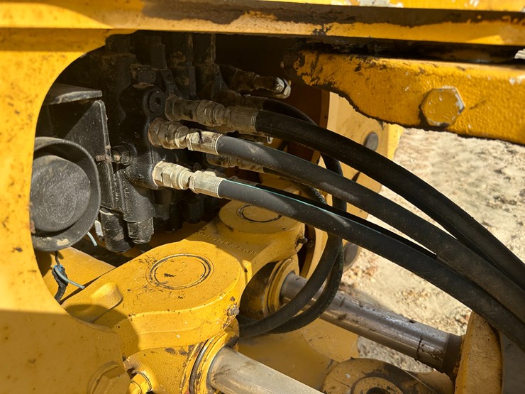 deere-310sj-image-26