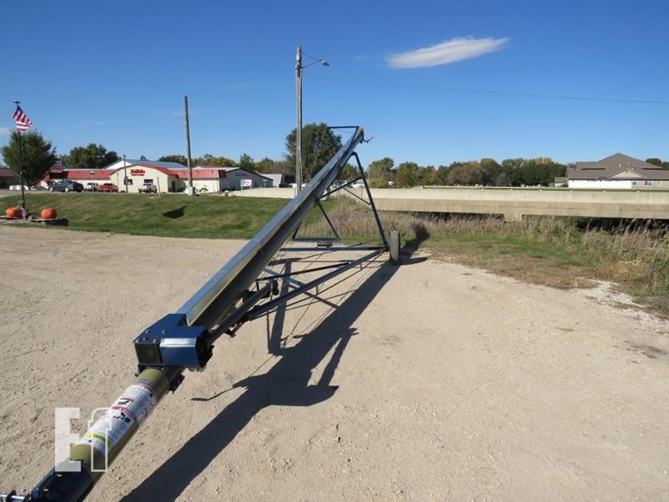 harvest-international-t852-image-7