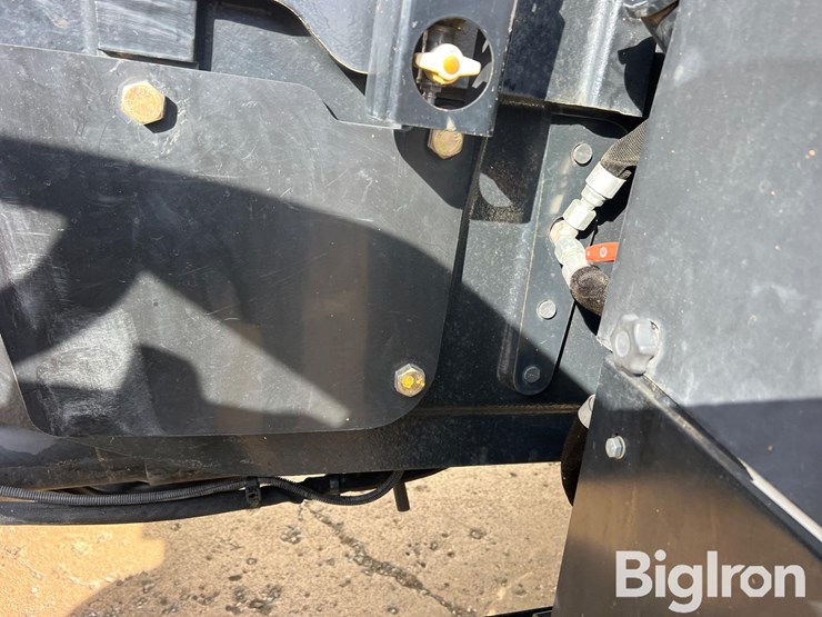 case-ih-315-magnum-mfwd-tractor-image-14