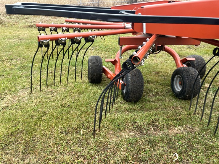 #1054-•-2025-pequea-rotary-rake-image-10