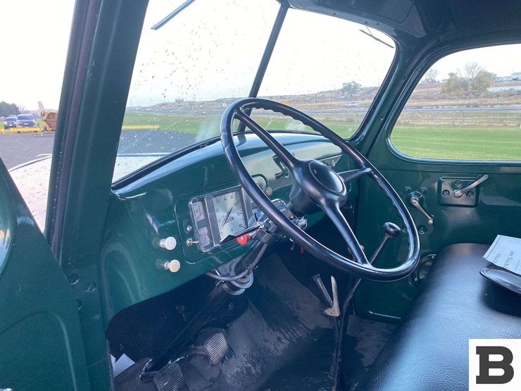 1940-international-d5-30-flatbed-truck-image-33