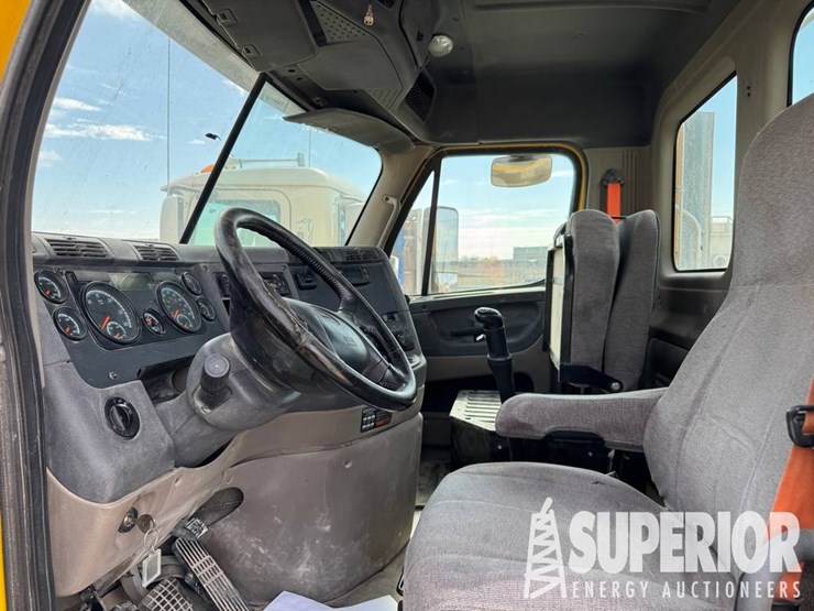 (x)-(2-5)-2015-freightliner-cascadia-t/a-truck-tr...-image-5