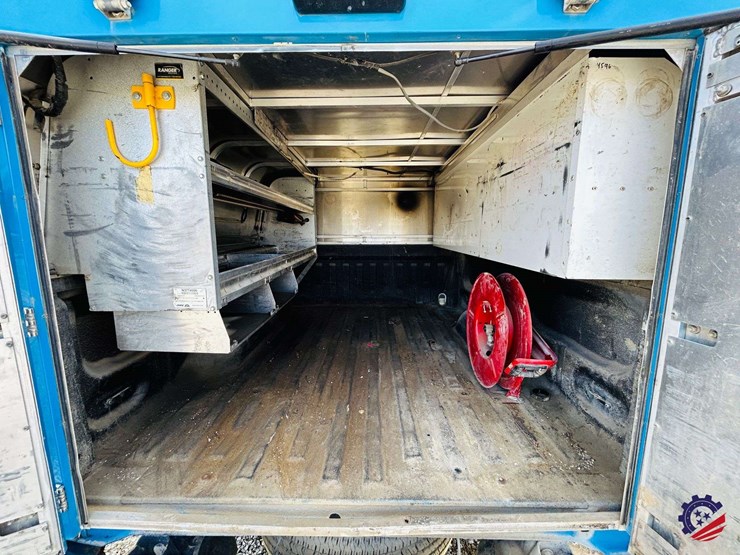 2013-ford-f150-xl-image-39