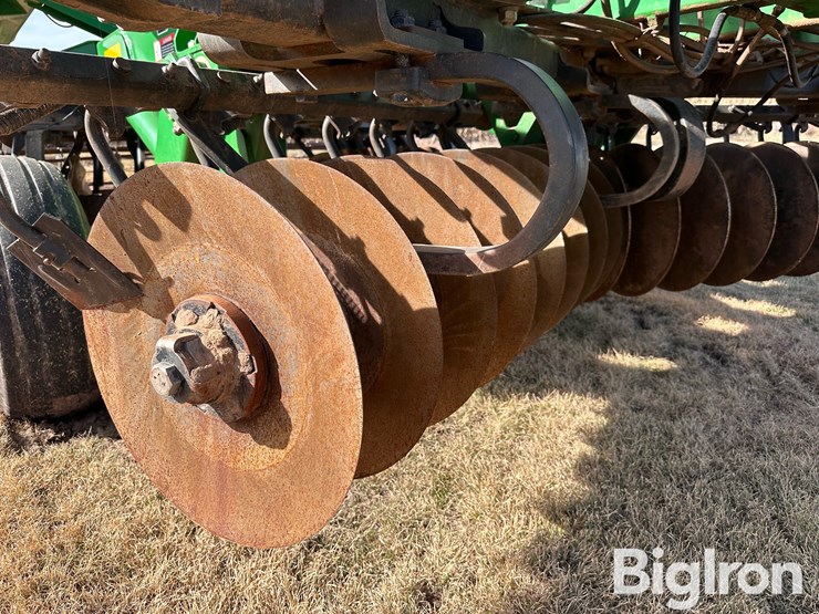 2013-john-deere-2623vt-image-14