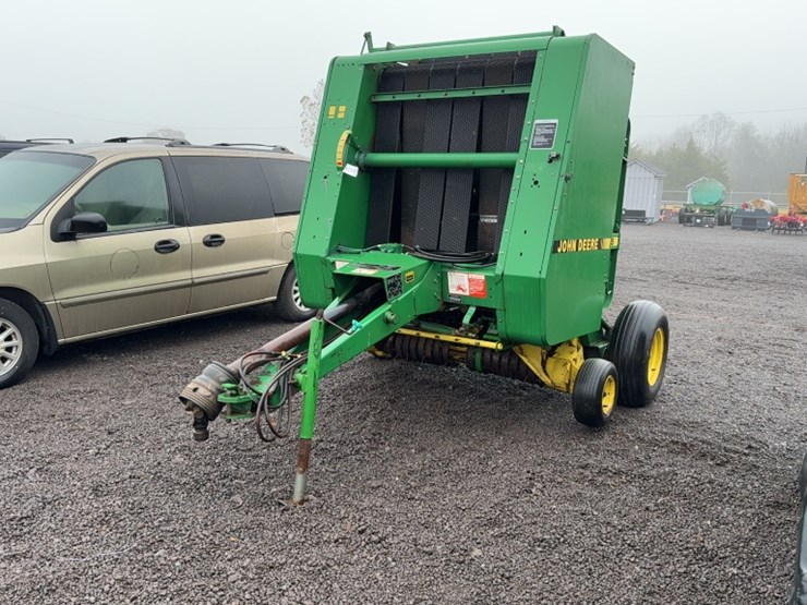 john-deere-335-image-1