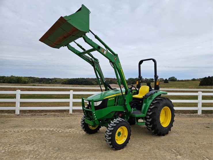 #3081-•-john-deere-4052-4x4-tractor/-400e-loader-image-9
