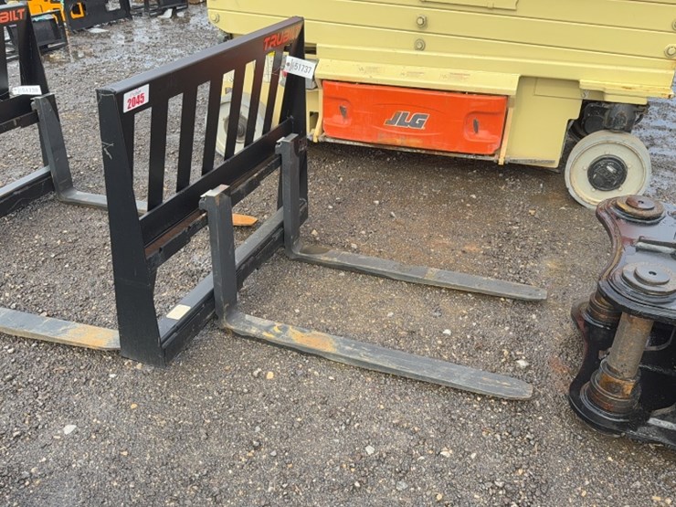 #2045-•-trubilt-48"-skid-steer-pallet-forks-image-2