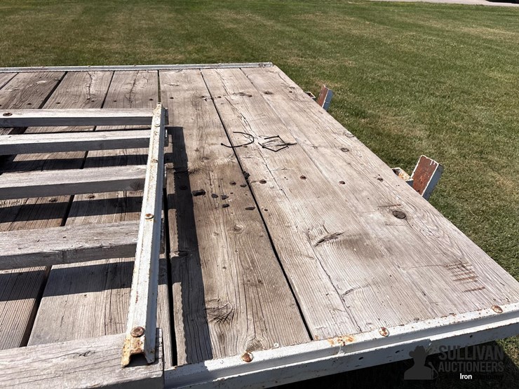 8'x15'-hay-rack-on-running-gear-image-15