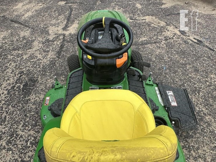 2025-john-deere-x390-image-6