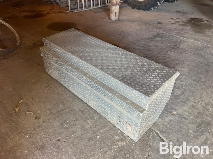 truck-bed-tool-box-image-5