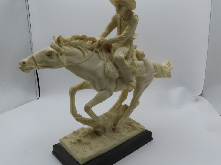 pony-express-statue-by-fl.-santias.-classic-figures-sticker-on-the-bottom-image-6