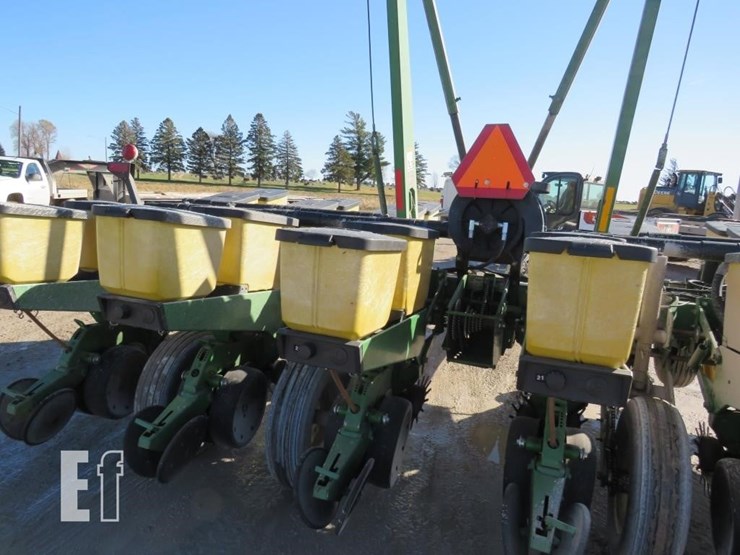john-deere-7200-image-11