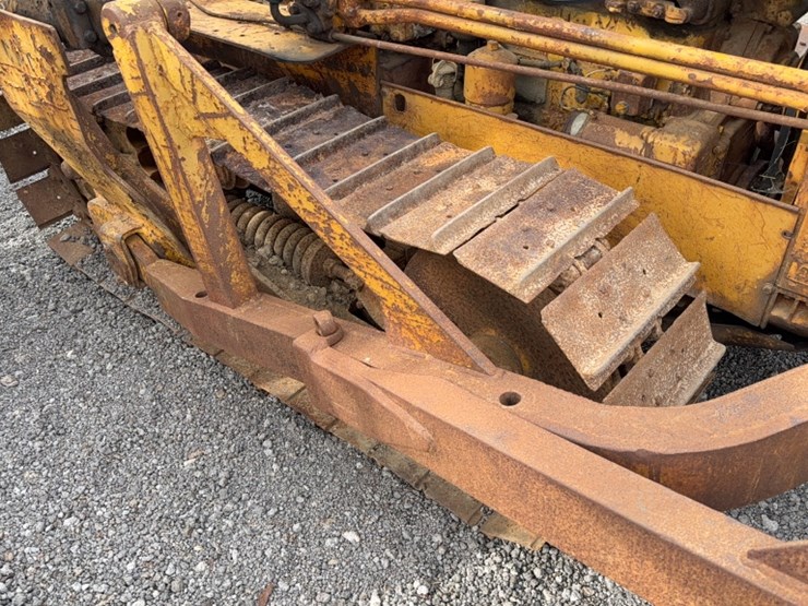 caterpillar-d2-image-5