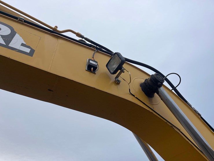 deere-160-lc-image-23