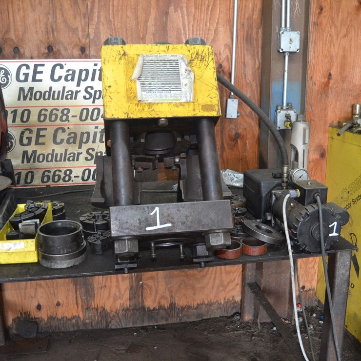 WEATHER HEAD HYDRAULIC HOSE MACHINE W/ STEEL TABLE
