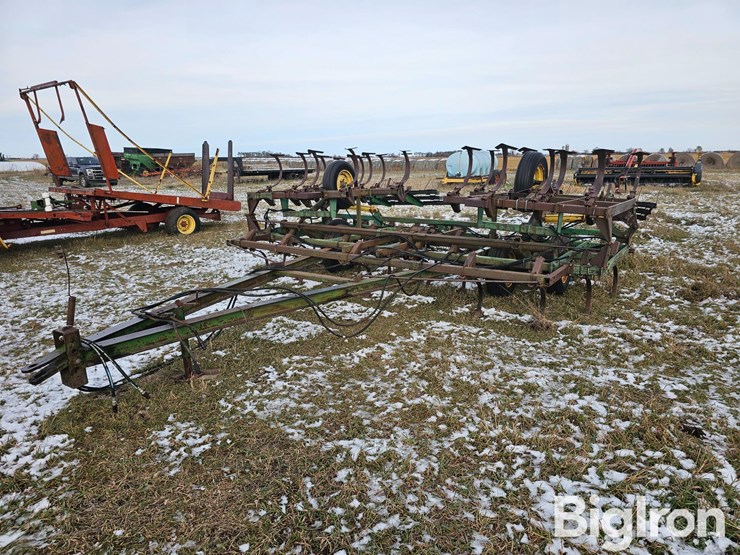 john-deere-1010-image-1