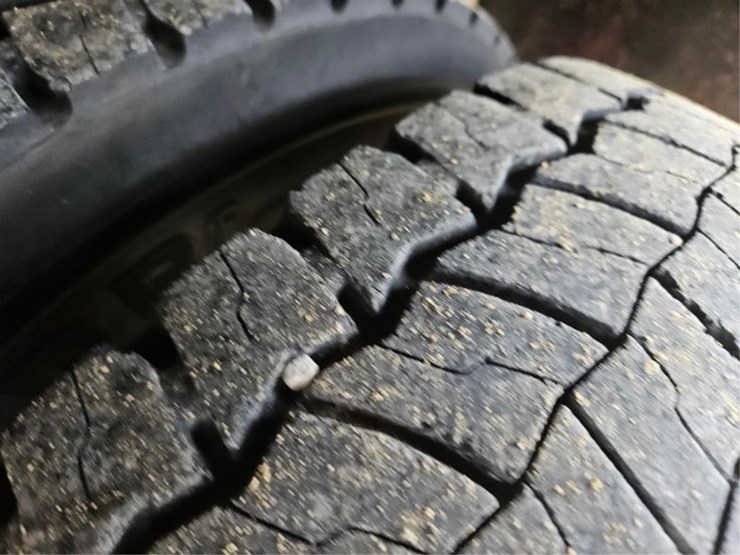 2016-ford-550-image-28