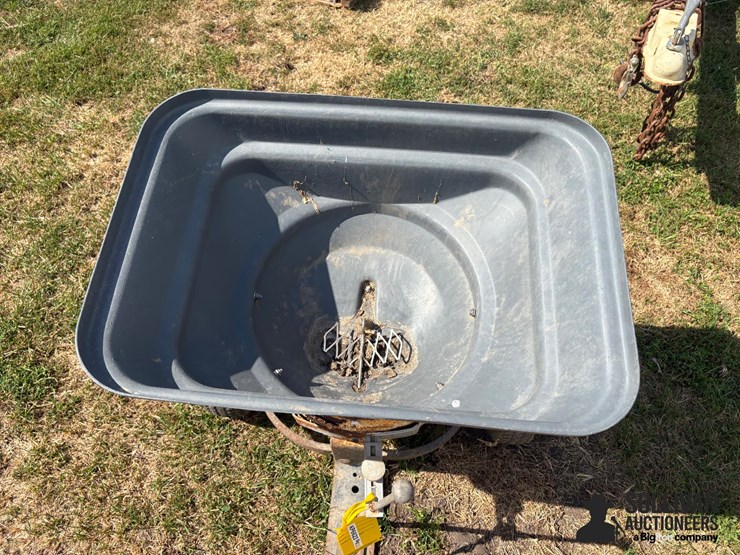 pull-type-yard-spreader-image-9