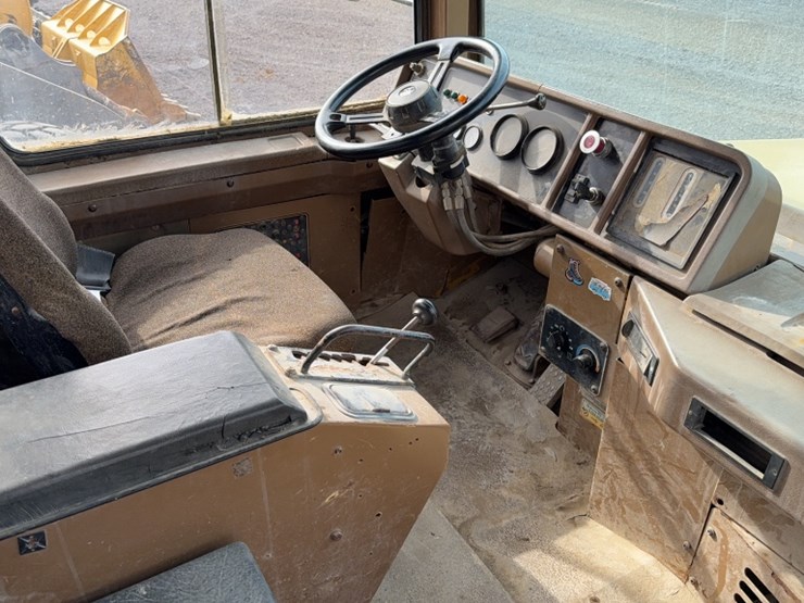 1995-caterpillar-d300d-image-15