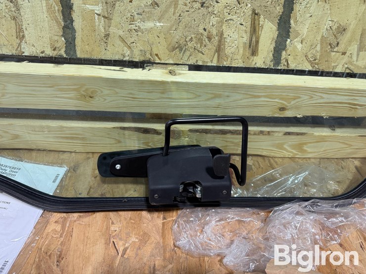 john-deere-333p-door-assembly-image-7