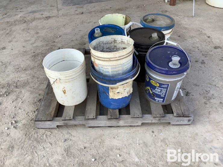 pallet-of-empty-5-gallon-buckets-image-3