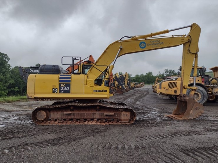 komatsu-pc240-lc-11-image-3
