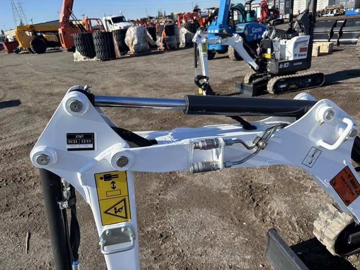 2022-bobcat-e10e-hydraulic-excavator-image-17