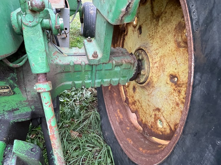 john-deere-4010-image-27