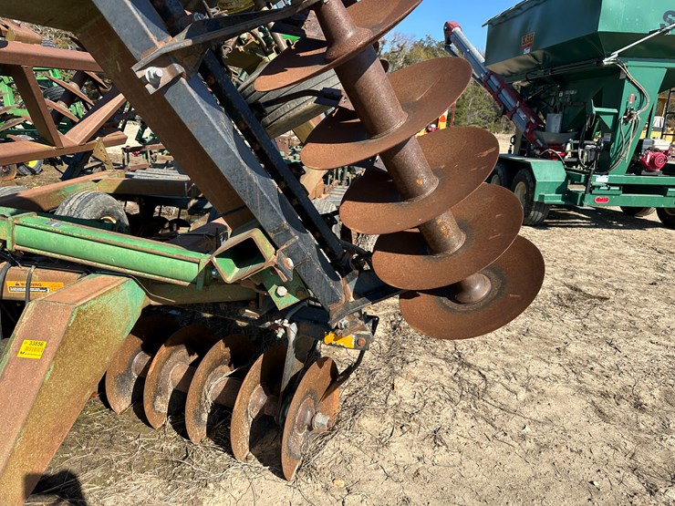 john-deere-26-image-27