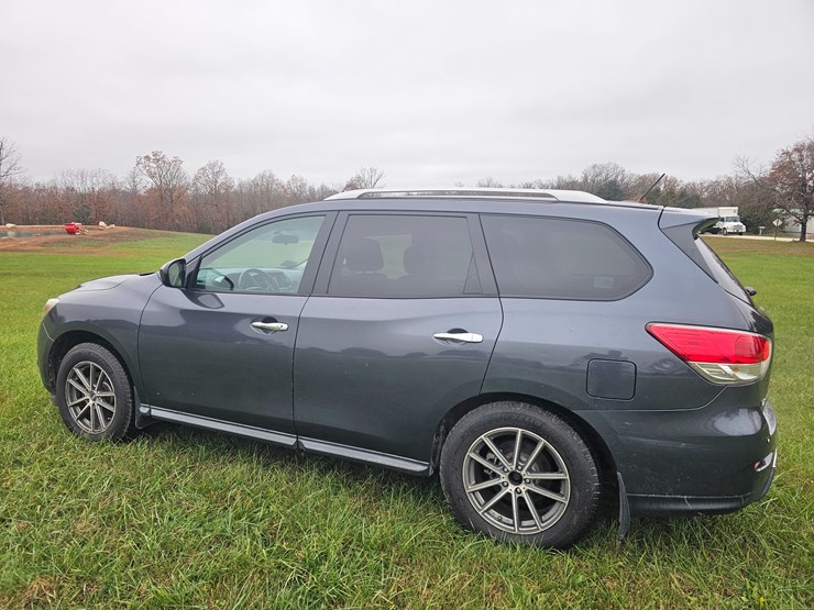 2013-nissan-pathfinder-image-7