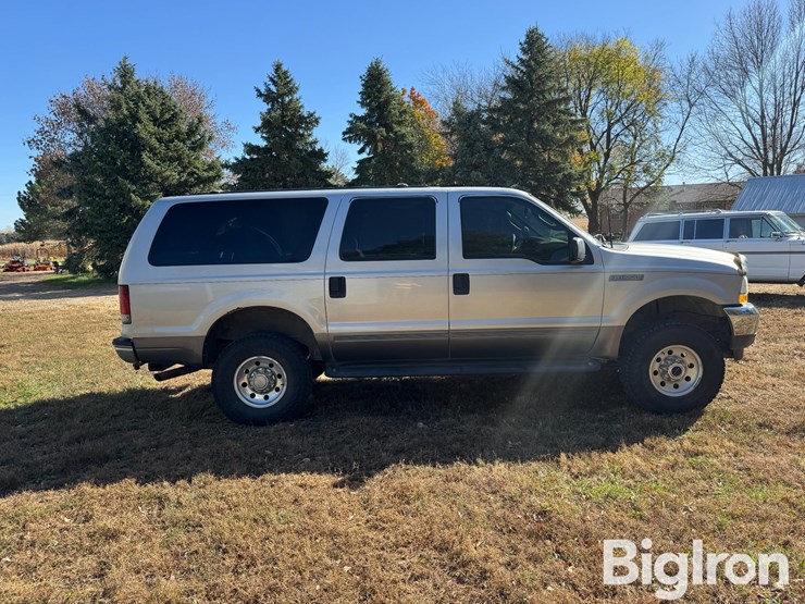 2003-ford-excursion-image-4
