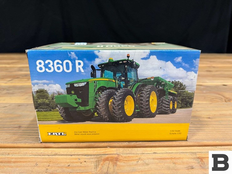 ertl-die-cast-replica-john-deere-8360r-tractor-1:32-scale-image-4