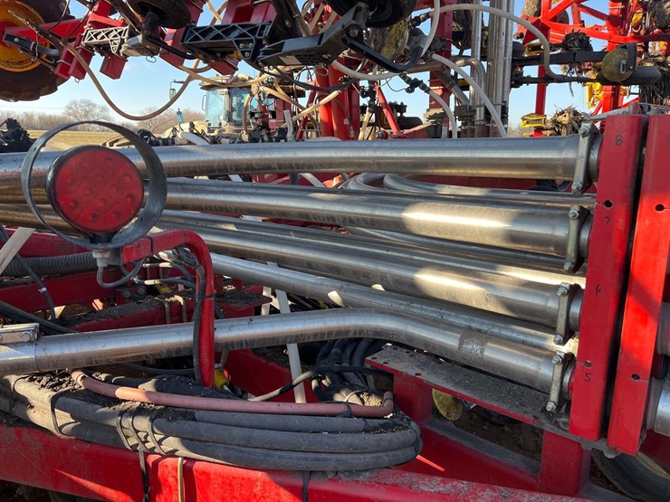 2016-bourgault-3320-66-image-93