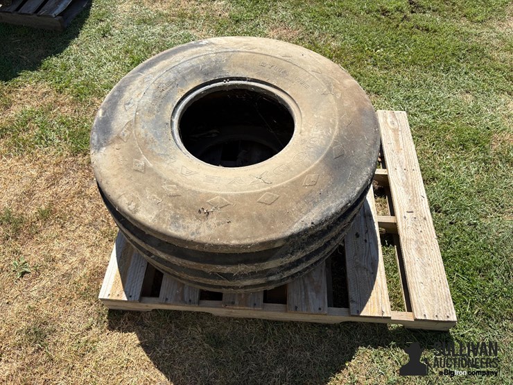 16.5l-16.1-tire-image-5