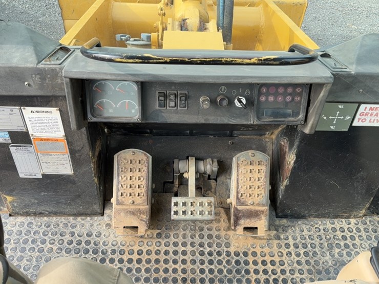 caterpillar-953c-image-15