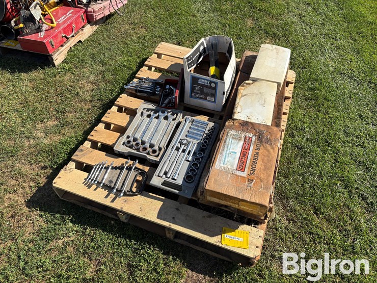 misc-pallet-of-tools-&-parts-image-1