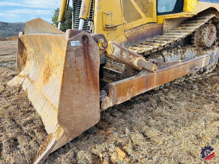 2005-caterpillar-d8t-image-13