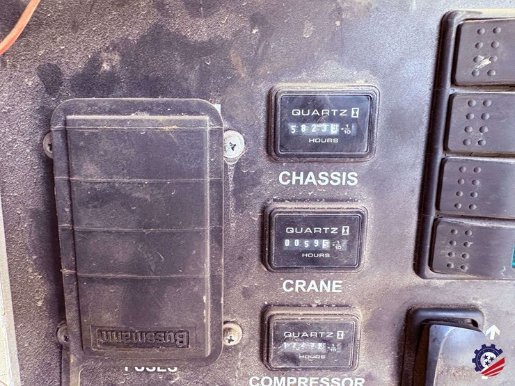 2012-peterbilt-337-image-48