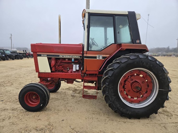 international-986-image-2