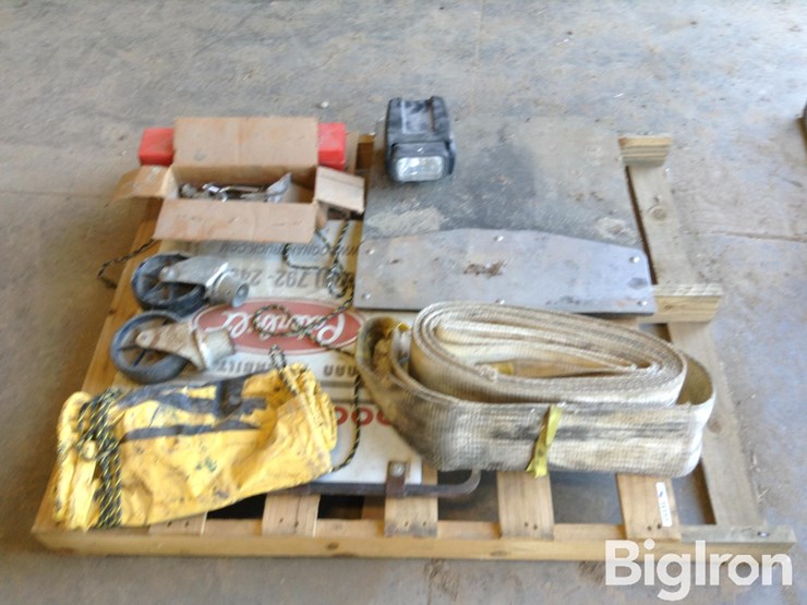 pallet-of-trucking-&-towing-items-image-4