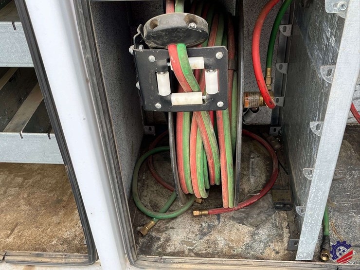 2013-ford-f750-image-39