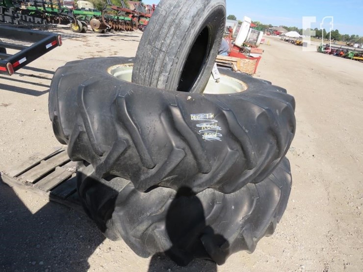 duals-with-hubs-for-1466-ih-image-2