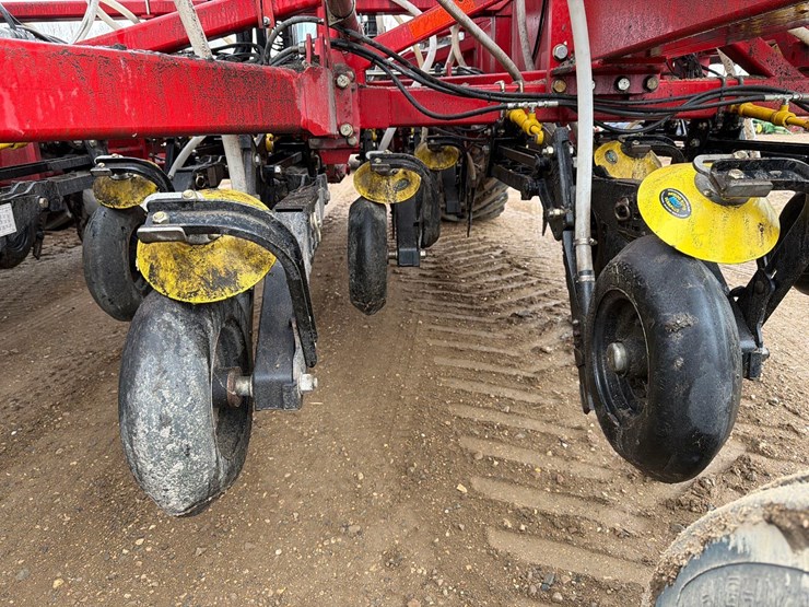 2016-bourgault-3320-66-image-36
